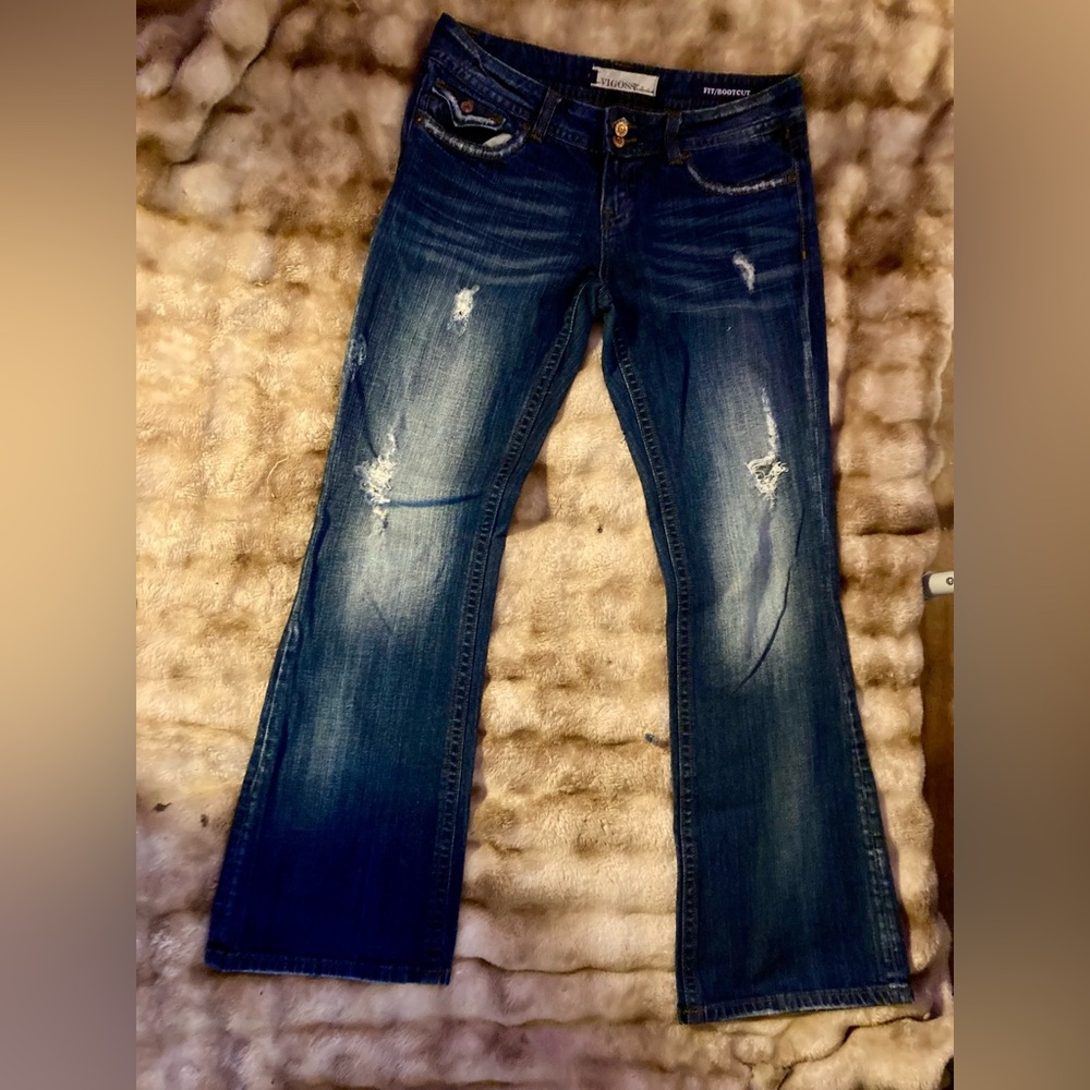 Vigoss Sz7 NWOT Distressed Jeans